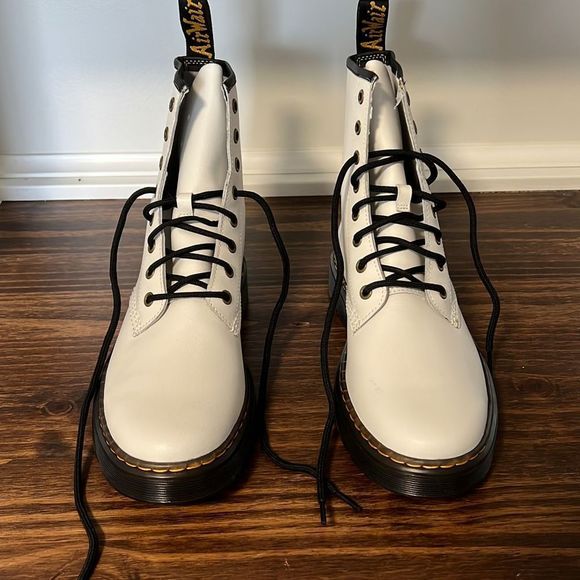 Dr. Martens 1460 W White Patent Lamper Leather 8-Eye Boots Size 11 Doc Martens - Picture 3 of 11